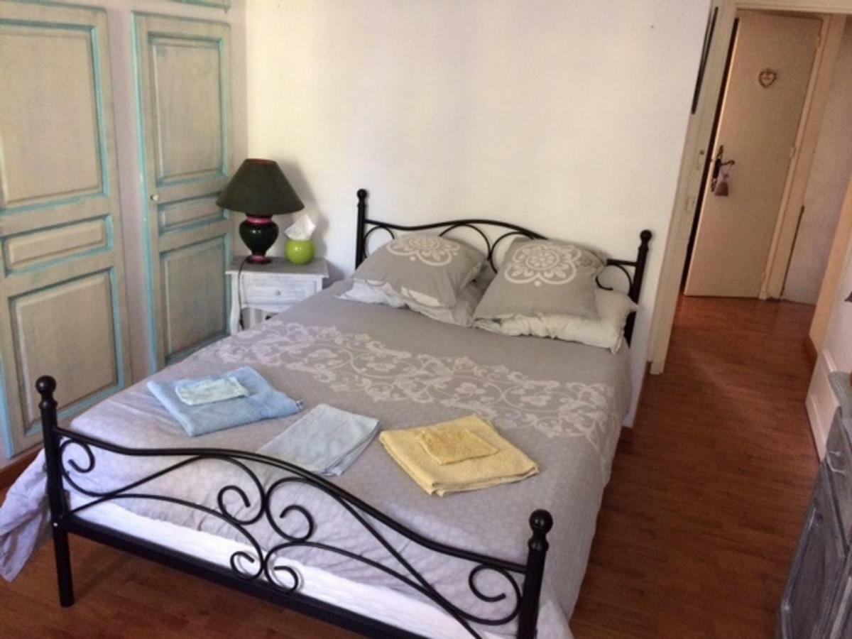 Chez Mimi & Chouchou Apartment Gareoult Bagian luar foto